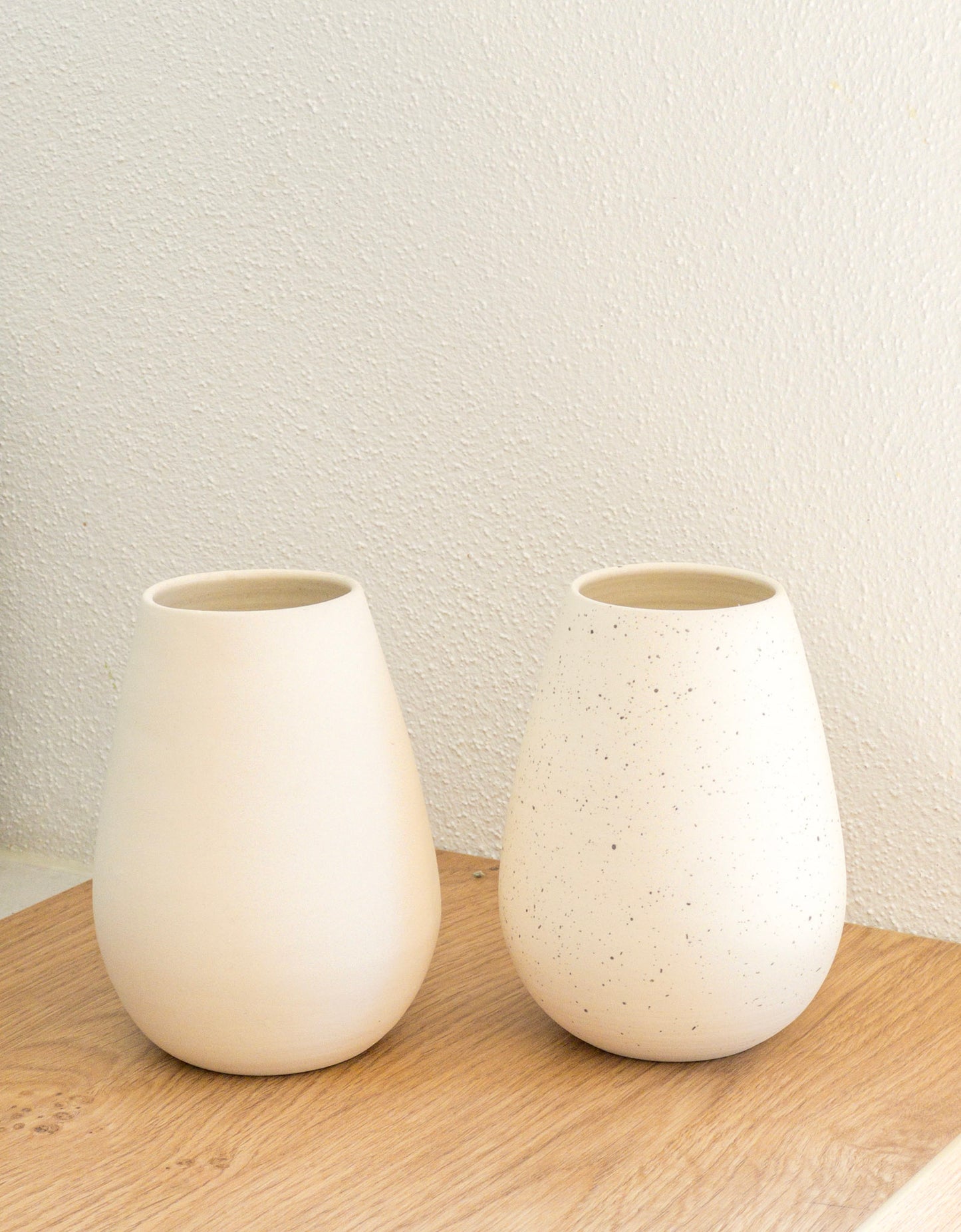 KIRIA VASE | ROUND CERAMIC VASE