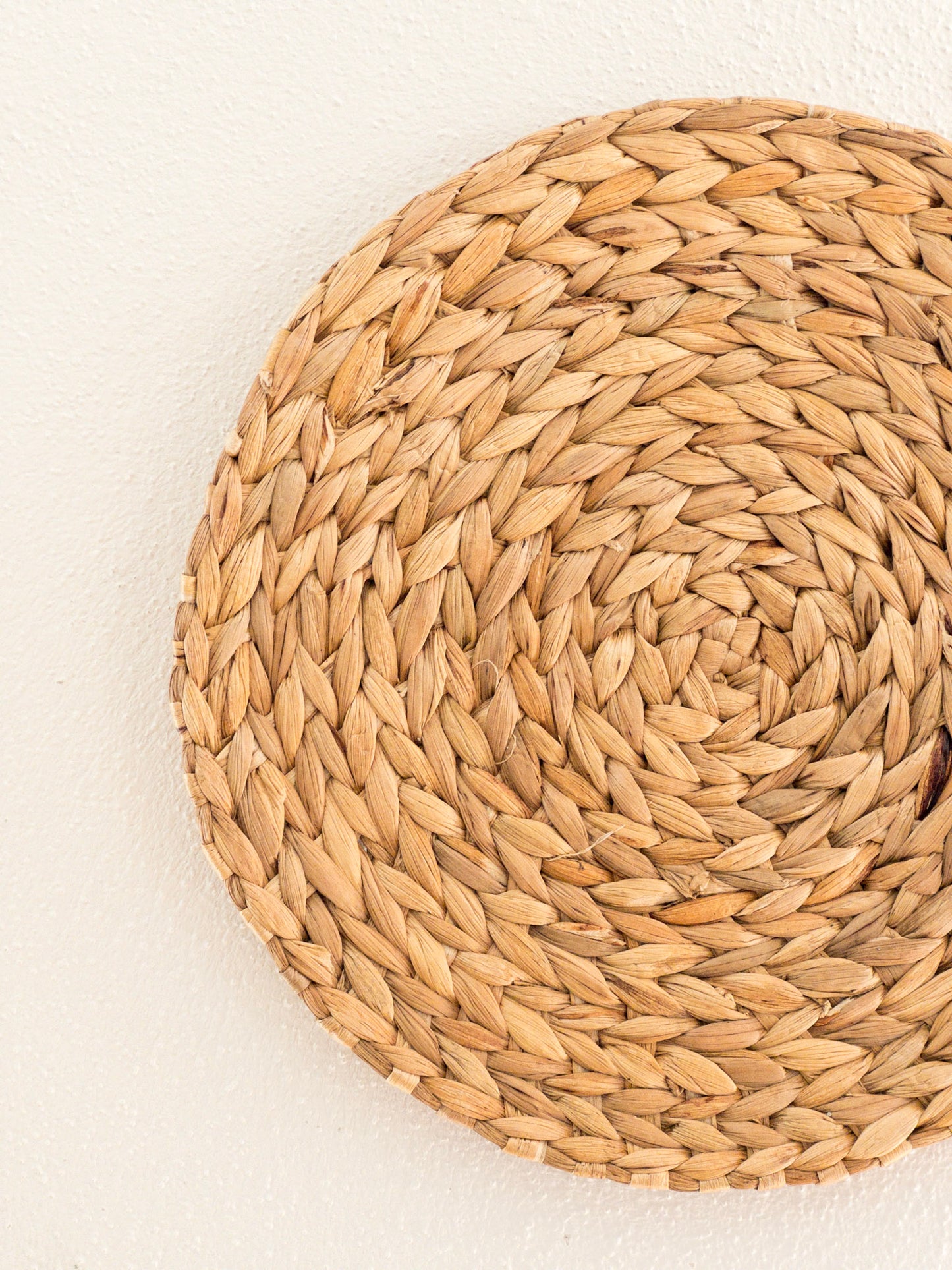 PAGI PLACEMAT | ROUND DECORATIVE PLACEMAT