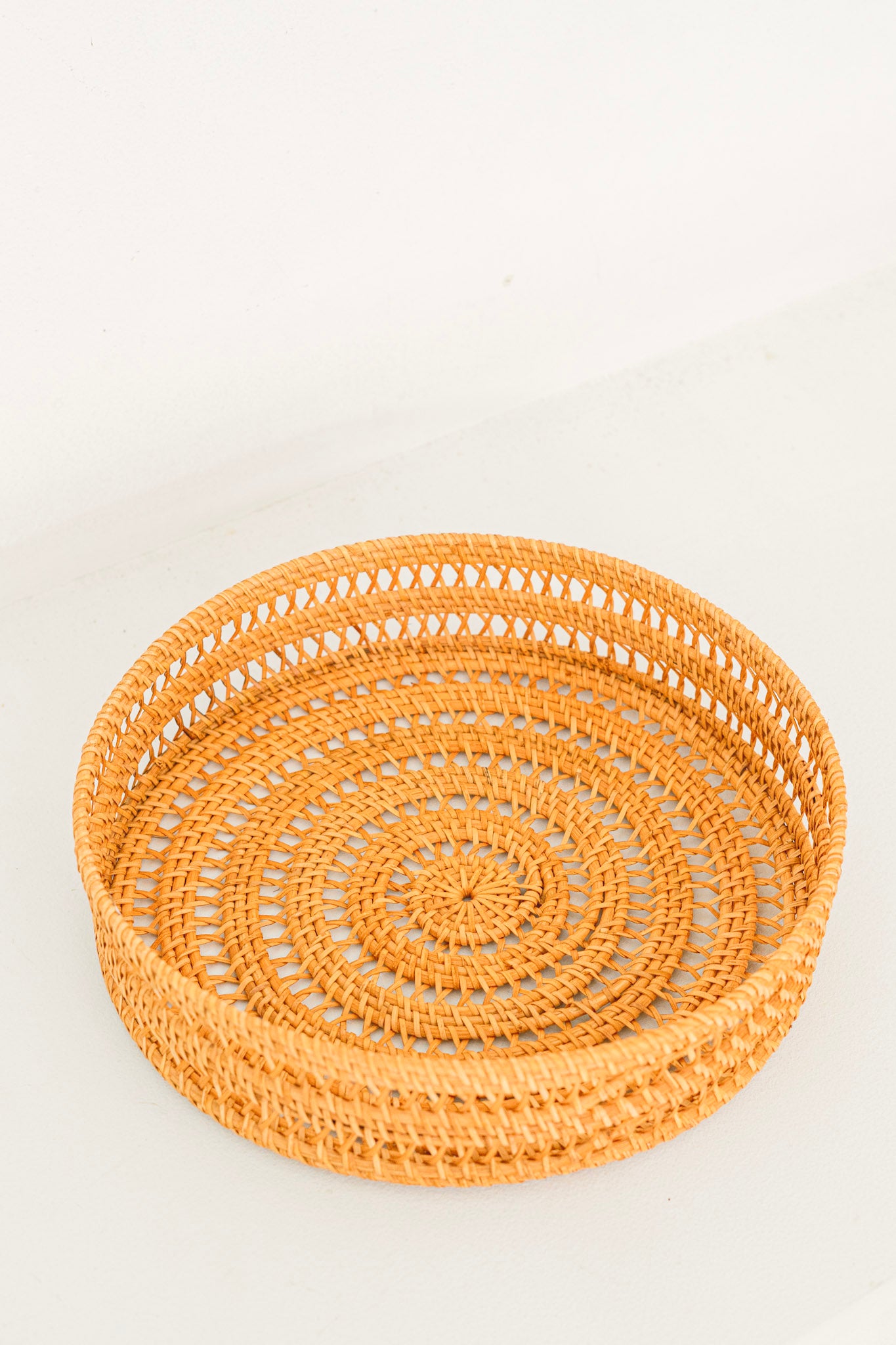 AMAN TRAY | ROUND DECORATIVE TRAY