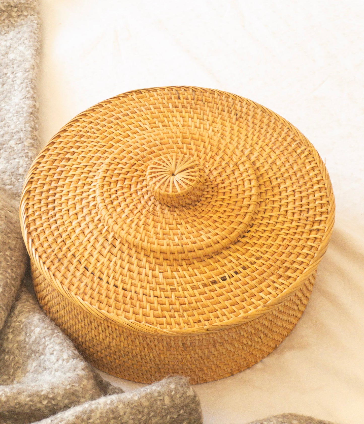 GAYO ROUND STORAGE | NATURAL RATTAN CONTAINER