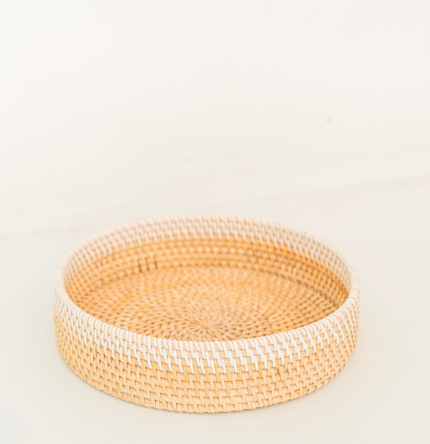 KAMANI TRAY | ROUND DECORATIVE SERVING TRAY