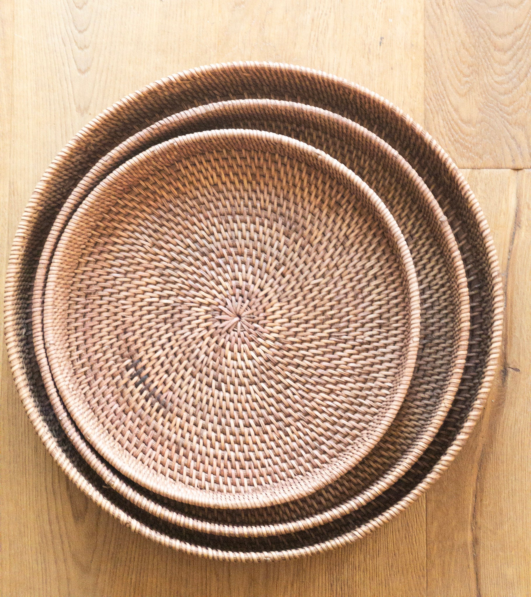 MALAKA TRAY | ROUND DECORATIVE SERVING TRAY