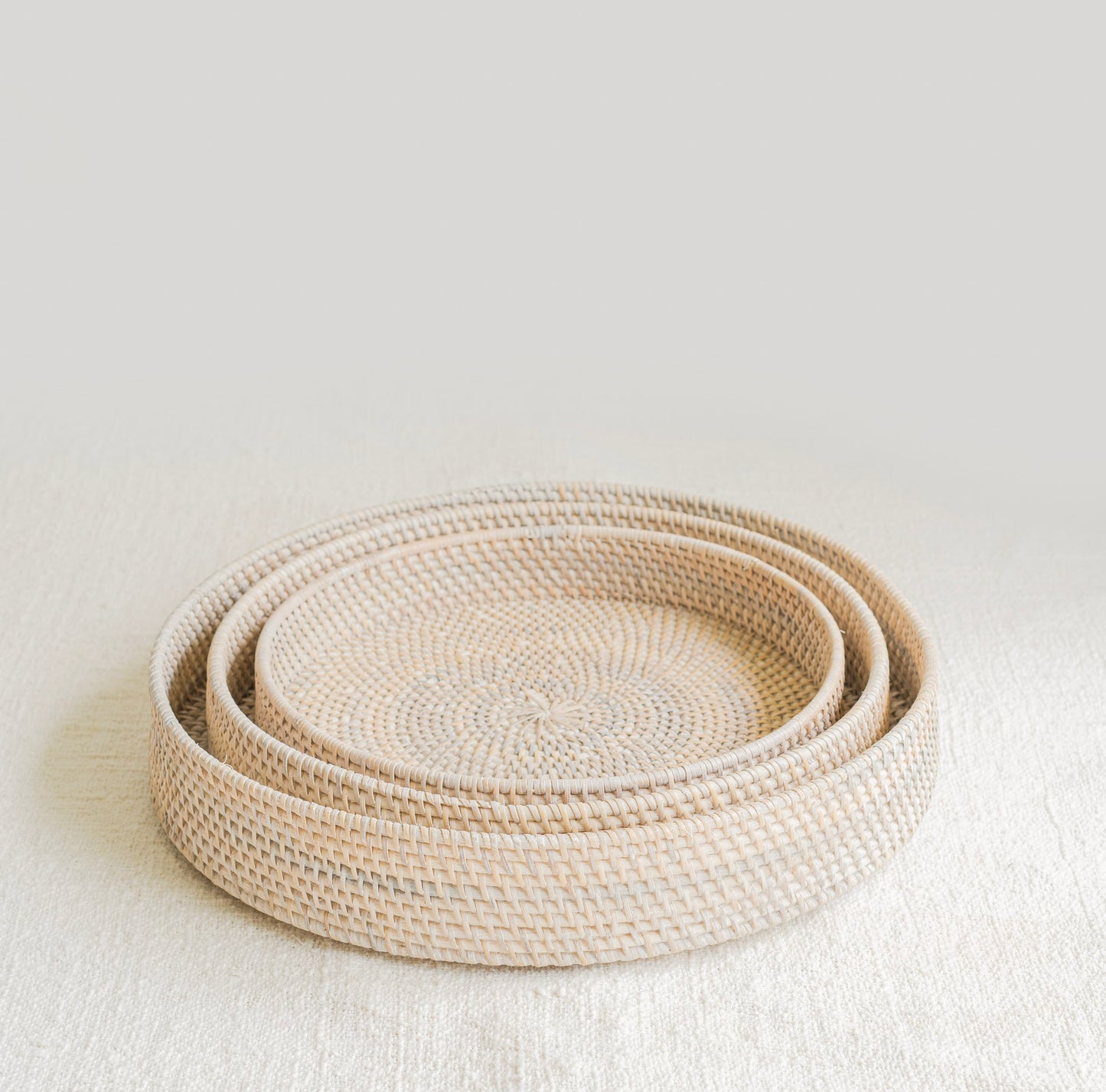 MALAKA TRAY | ROUND DECORATIVE SERVING TRAY