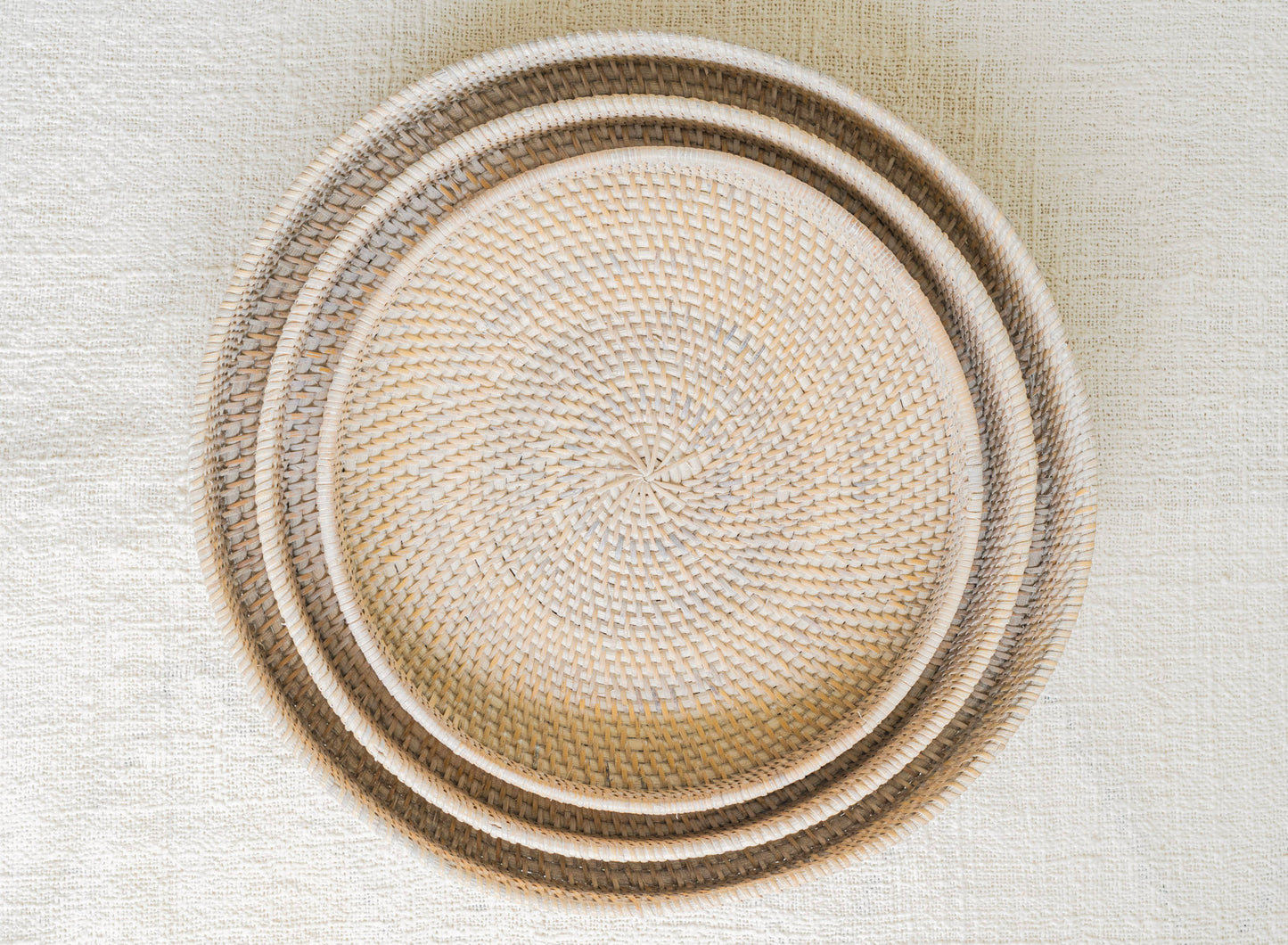 MALAKA TRAY | ROUND DECORATIVE SERVING TRAY