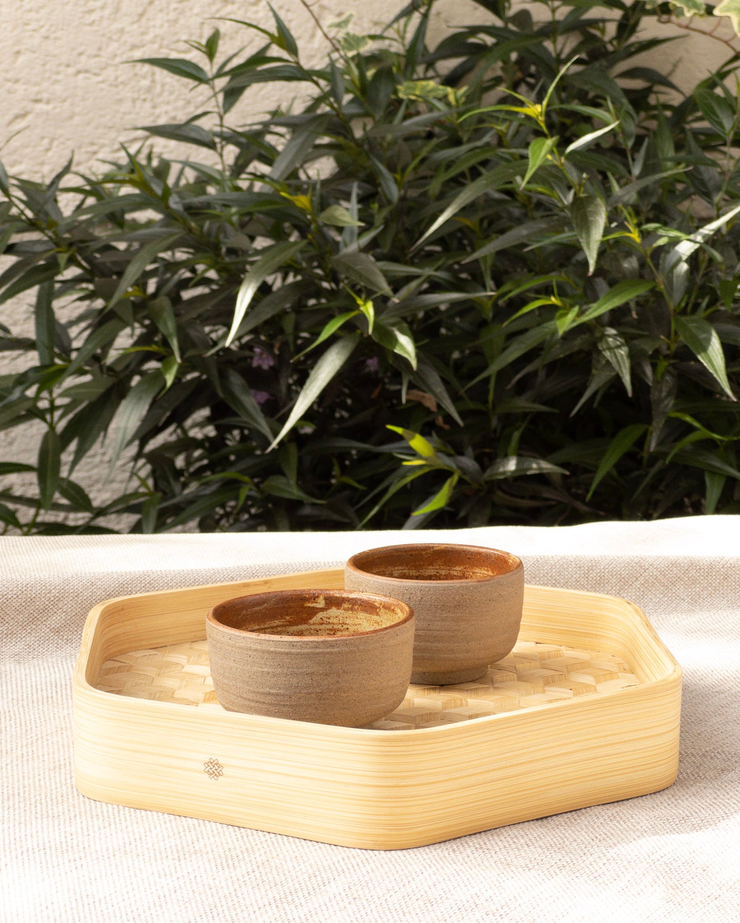 RIMA TRAY | DECORATIVE HEXAGONAL SERVING TRAY