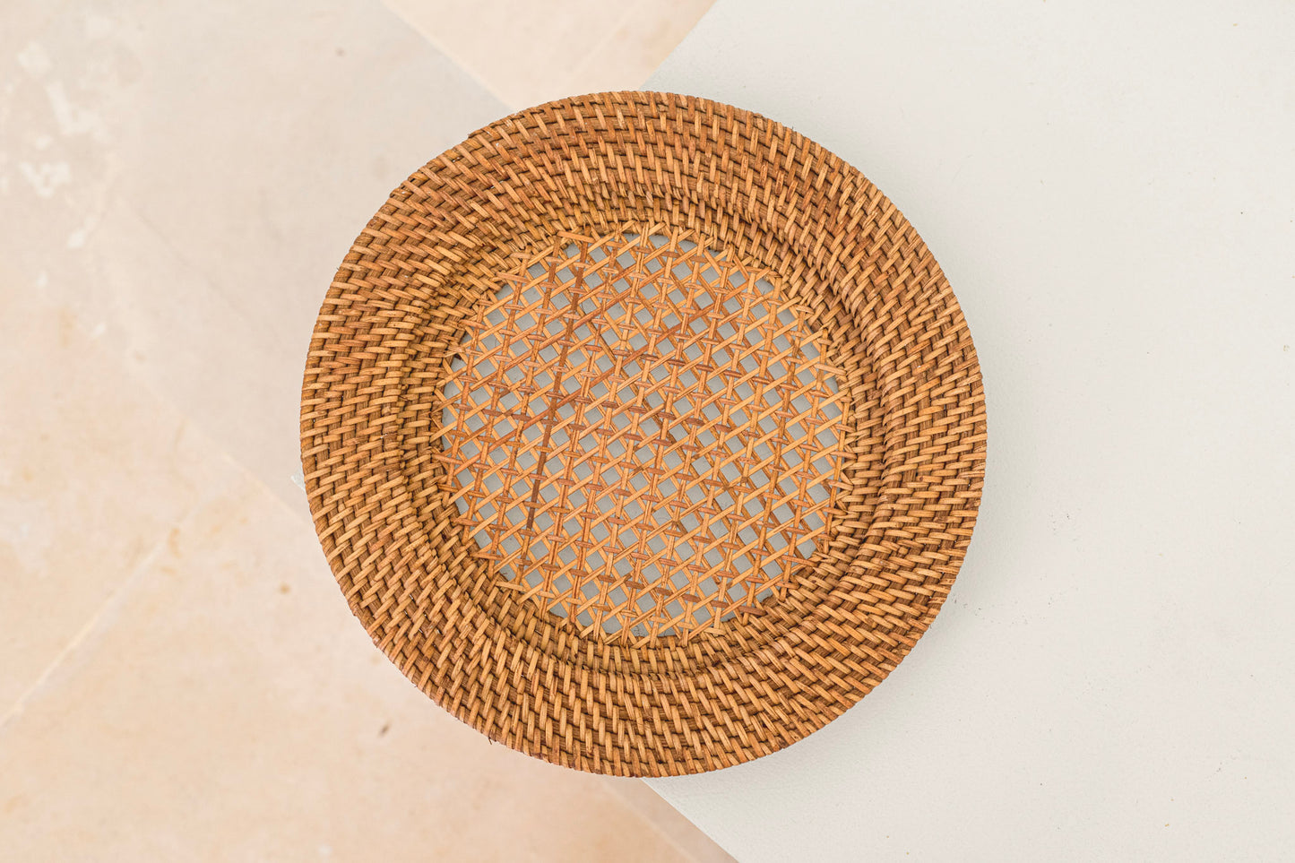 SOKA PLACEMAT | ROUND DECORATIVE PLACEMAT