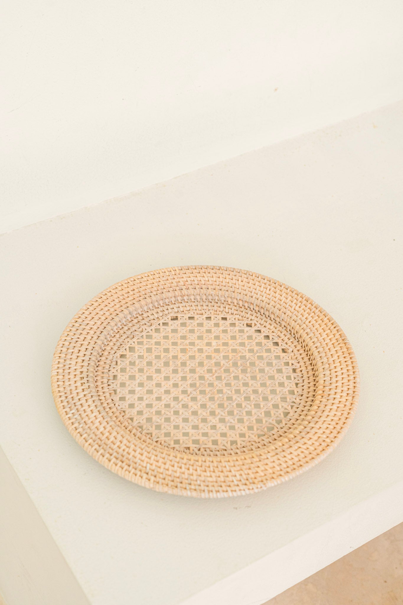 SOKA PLACEMAT | ROUND DECORATIVE PLACEMAT