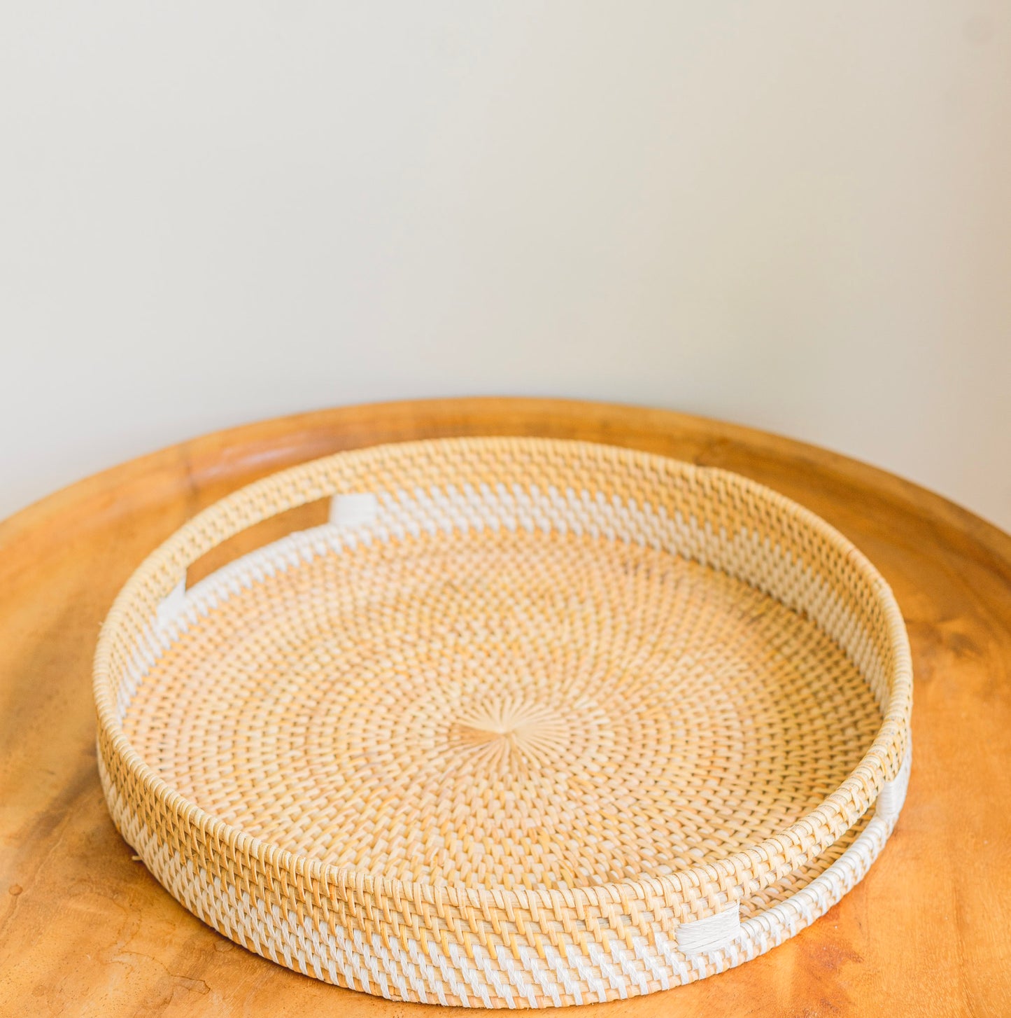 SUNALI TRAY | DECORATIVE ROUND TRAY