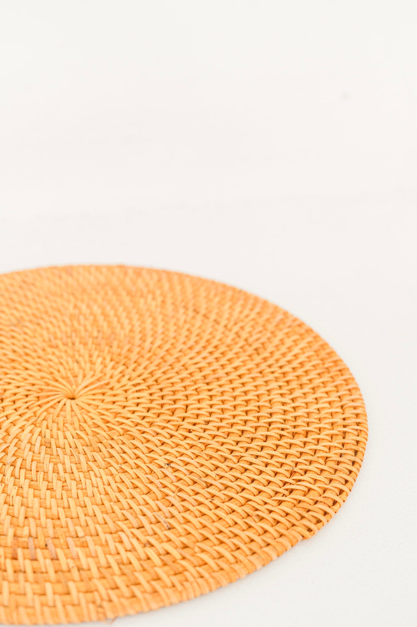 KANA PLACEMAT | ROUND DECORATIVE PLACEMAT