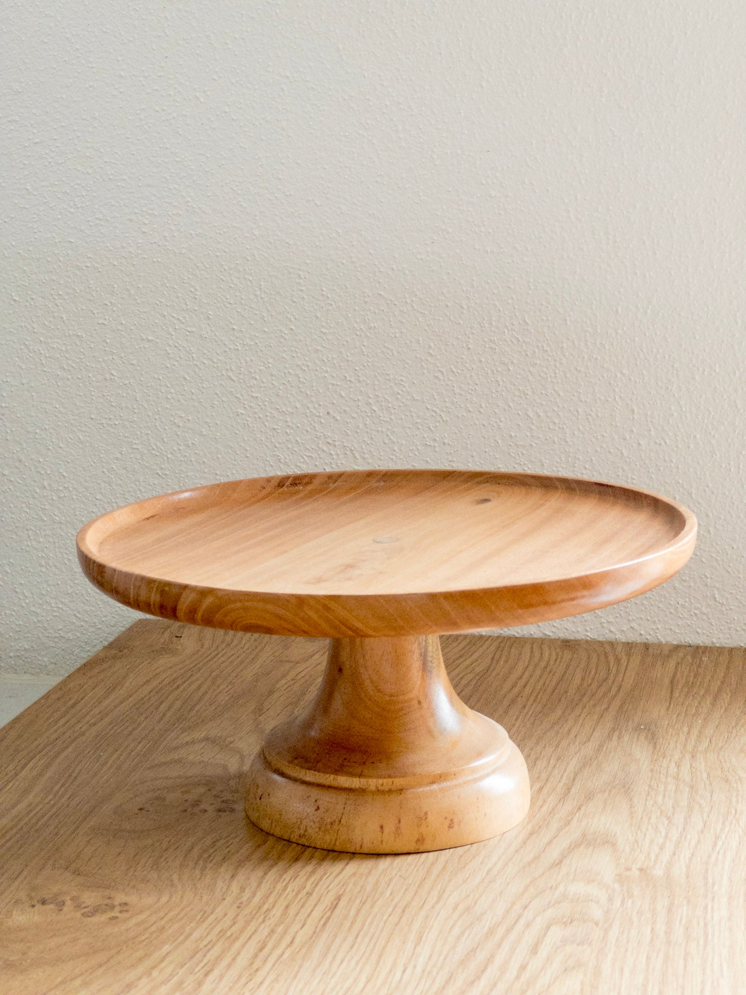 Kasa Cake Platter | Mahogani Wood Cake Stand