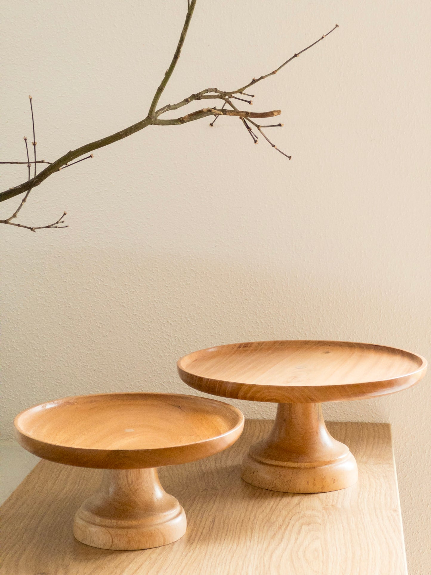 Kasa Cake Platter | Mahogani Wood Cake Stand