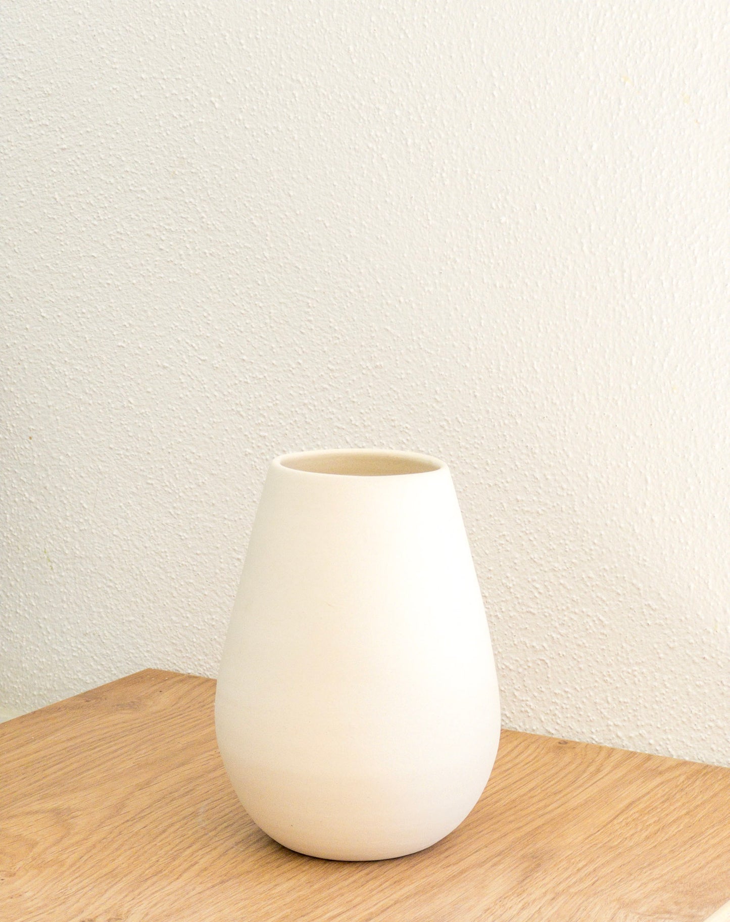 KIRIA VASE | ROUND CERAMIC VASE
