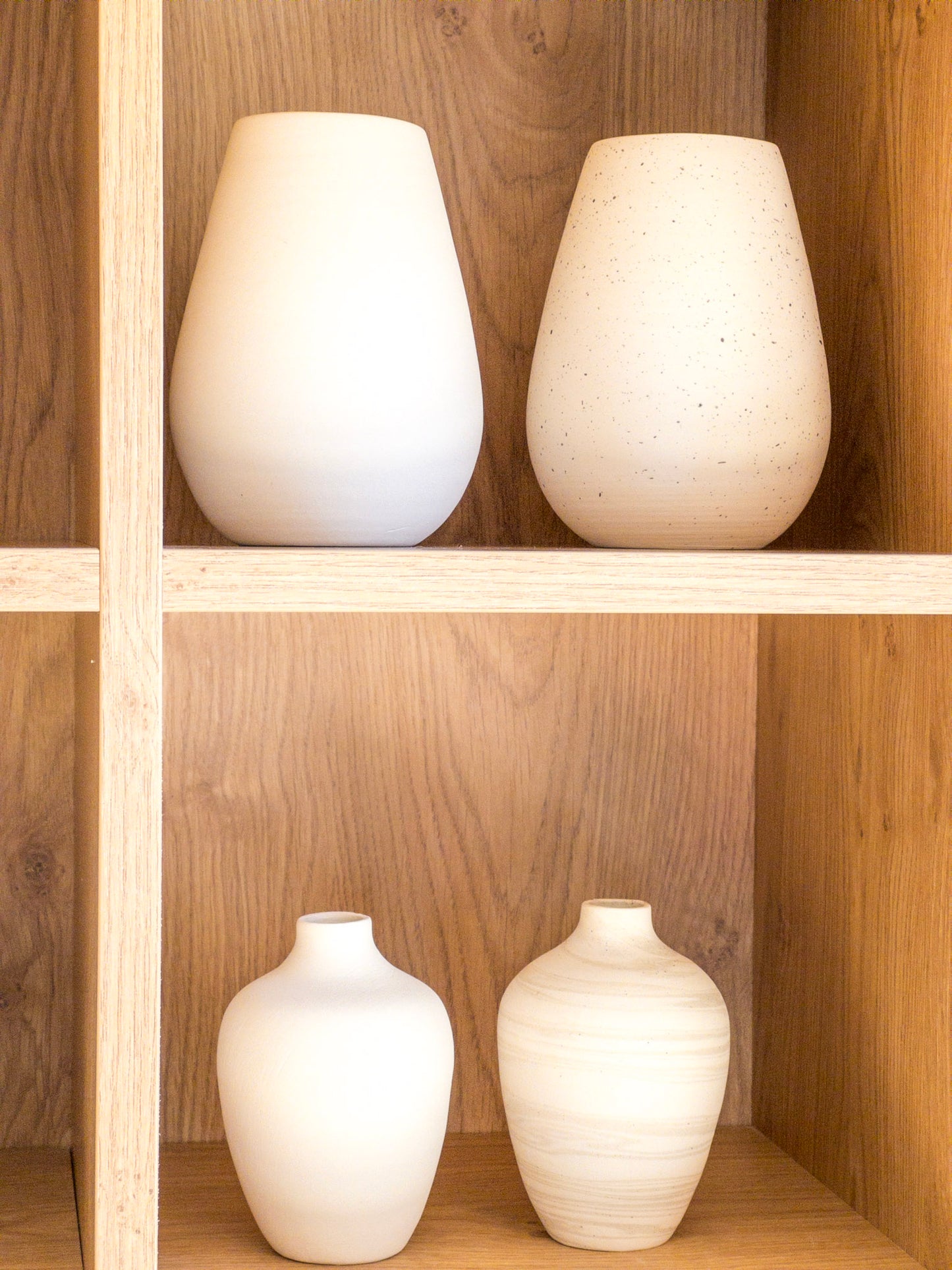 KIRIA VASE | ROUND CERAMIC VASE
