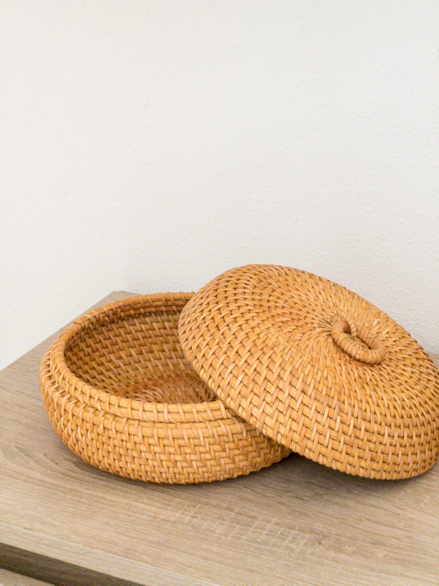 RAYU ROUND STORAGE | NATURAL RATAN CONTAINER
