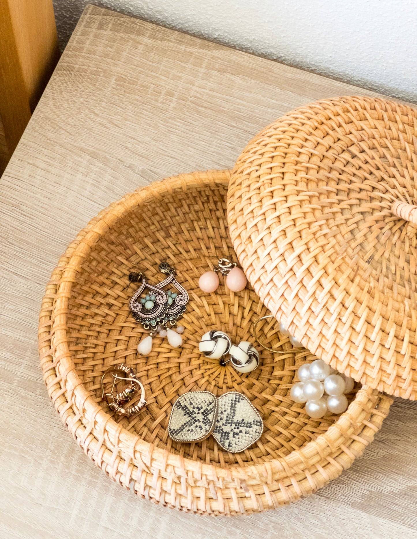 RAYU ROUND STORAGE | NATURAL RATAN CONTAINER