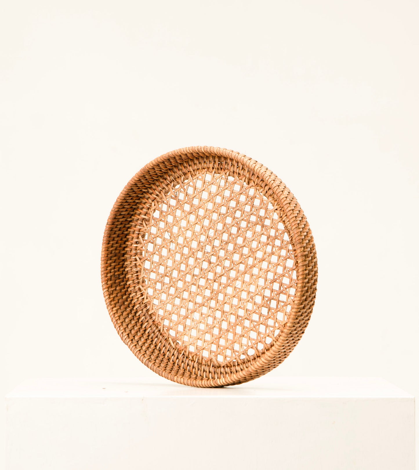 SORA TRAY | ROUND DECORATIVE TRAY