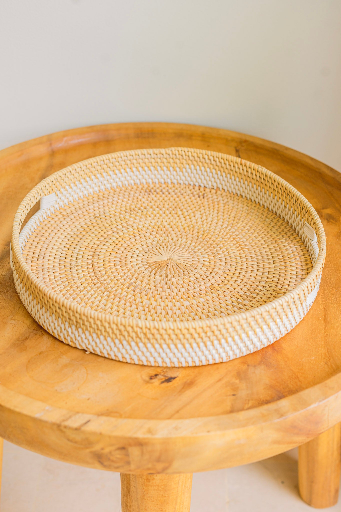 SUNALI TRAY | DECORATIVE ROUND TRAY