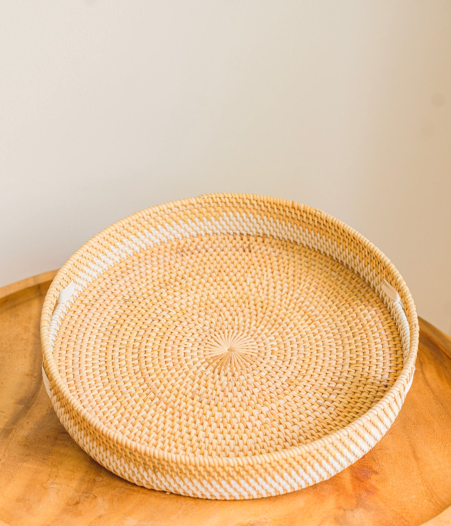 SUNALI TRAY | DECORATIVE ROUND TRAY