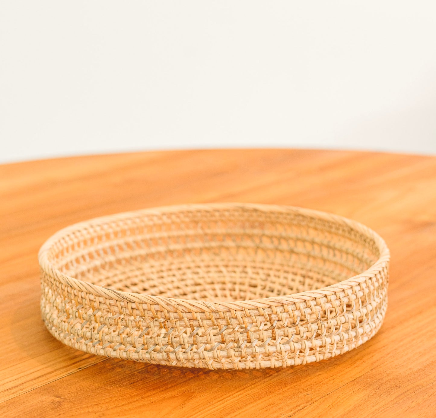 AVA TRAY | ROUND DECORATIVE TRAY