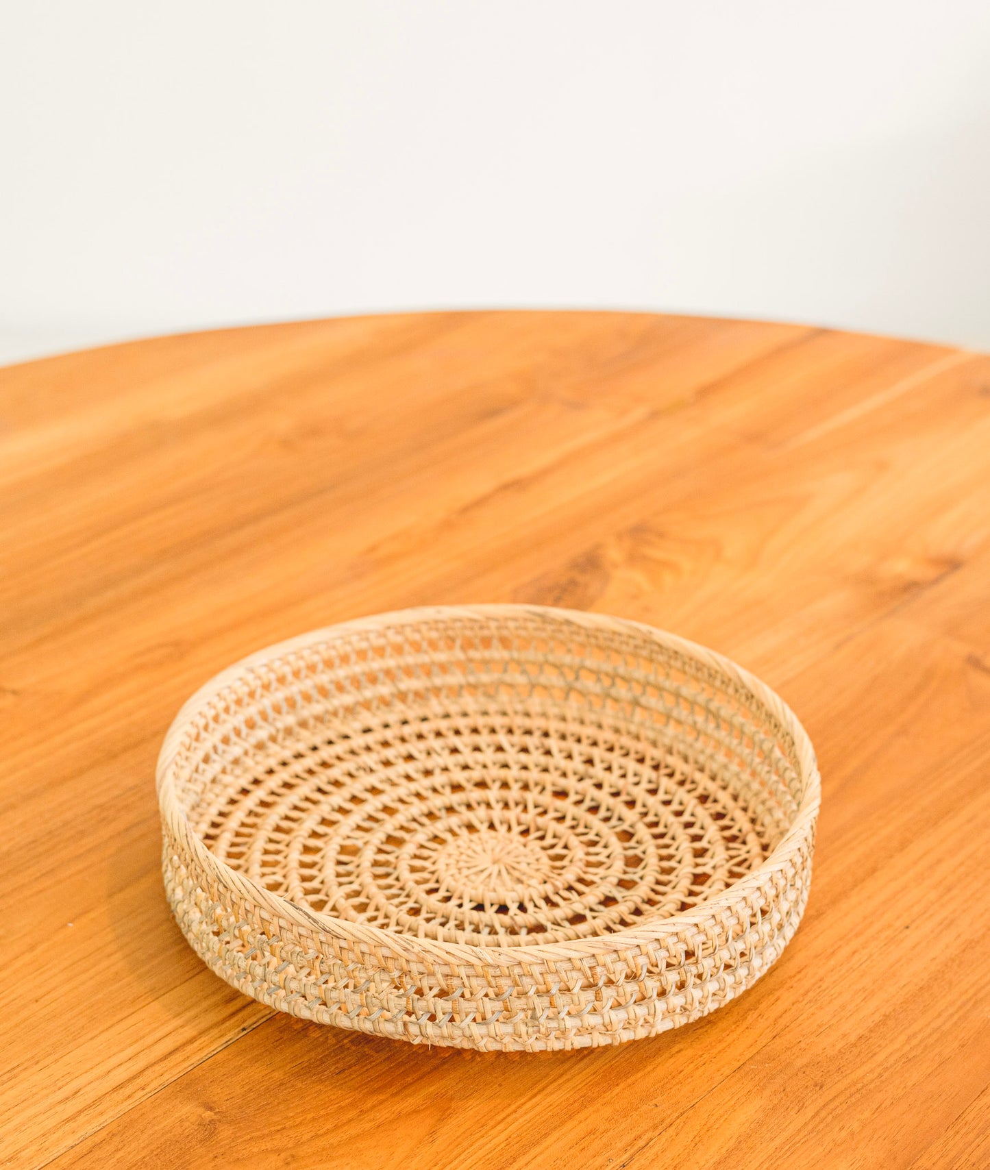 AVA TRAY | ROUND DECORATIVE TRAY