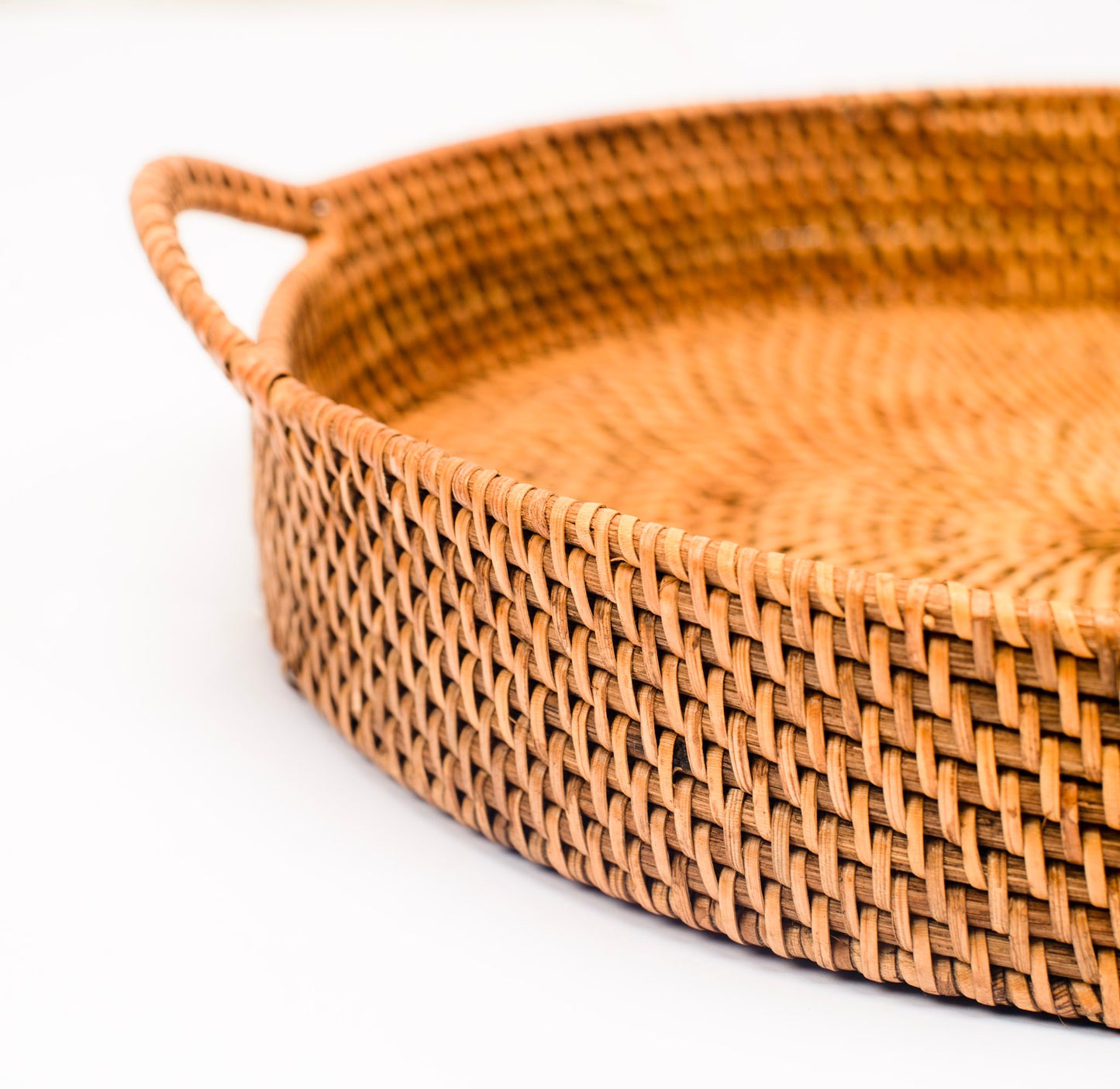 SUKU TRAY | ROUND DECORATIVE SERVING TRAY